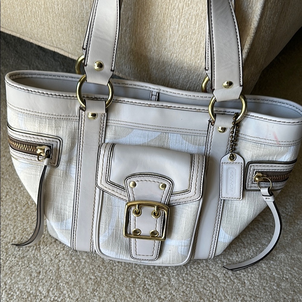 Coach White and Gold Textured Leather Shoulder Bag
